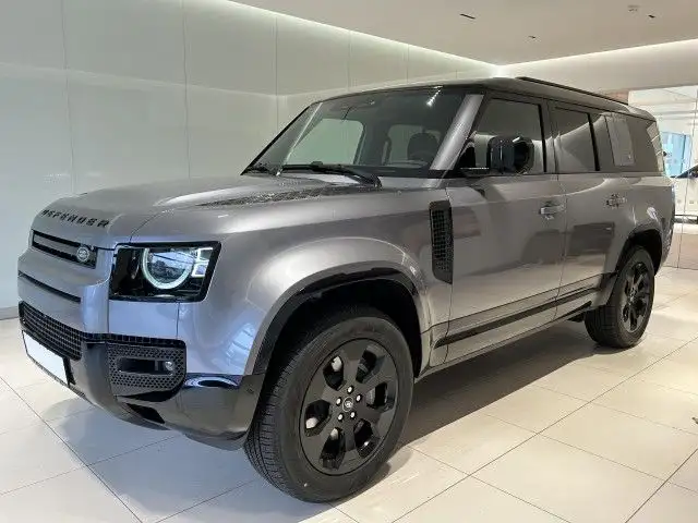 Land Rover Defender 130 D300 X Dynamic SE Black Pack AHK MY24