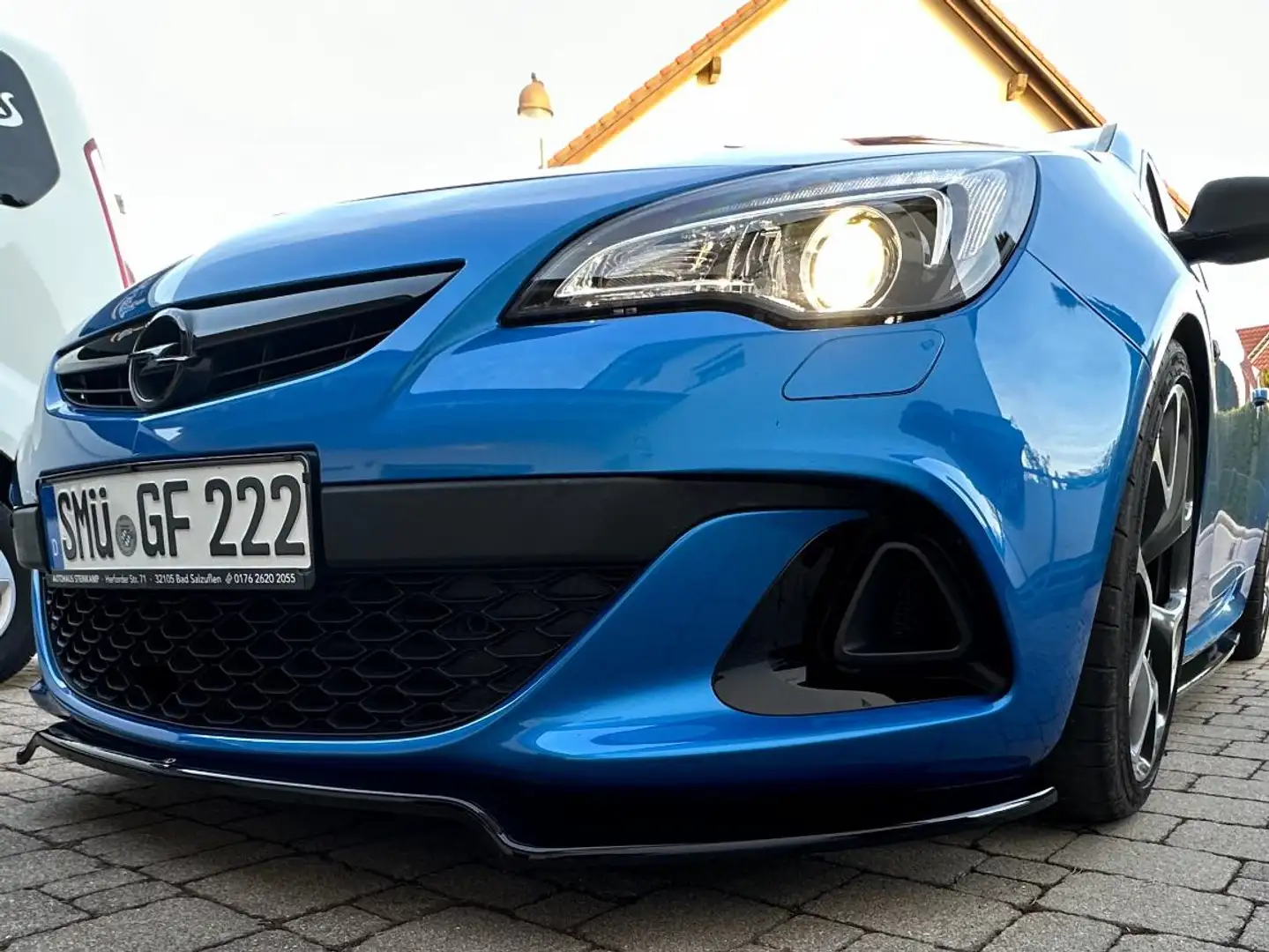 Opel Astra OPC Blau - 1