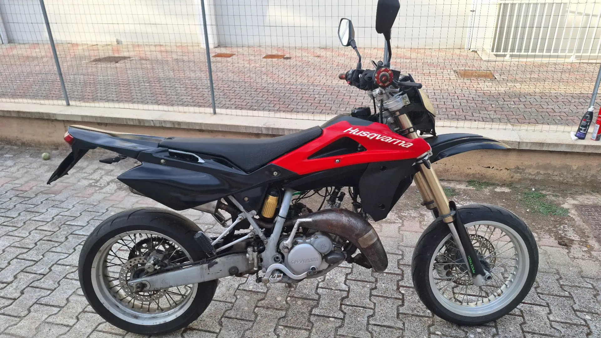 Husqvarna SM 125 Noir - 1