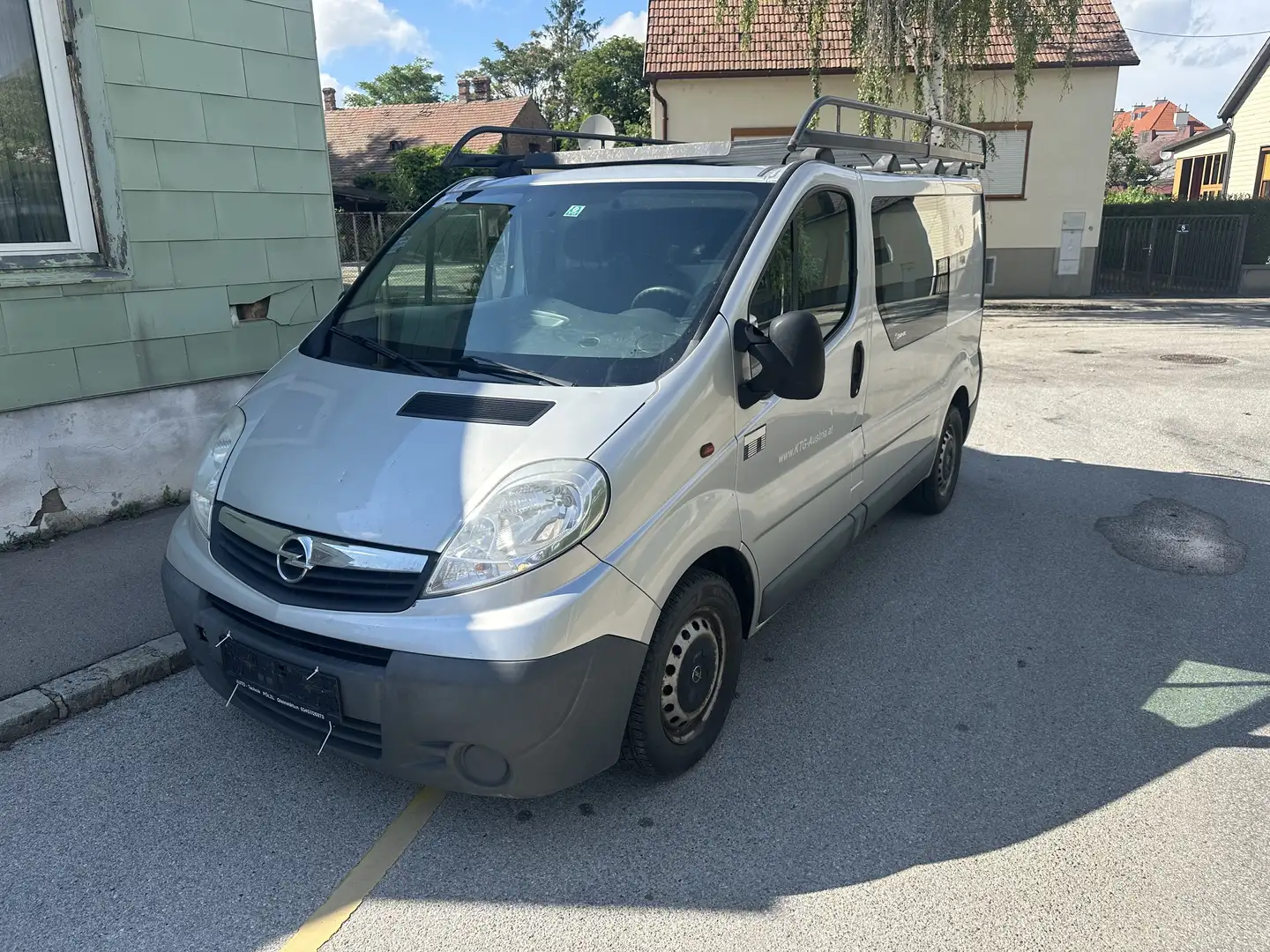 Opel Vivaro 2,0 CDTI 2,9t 6 Sitzer mit Kima und Pickerl - 1