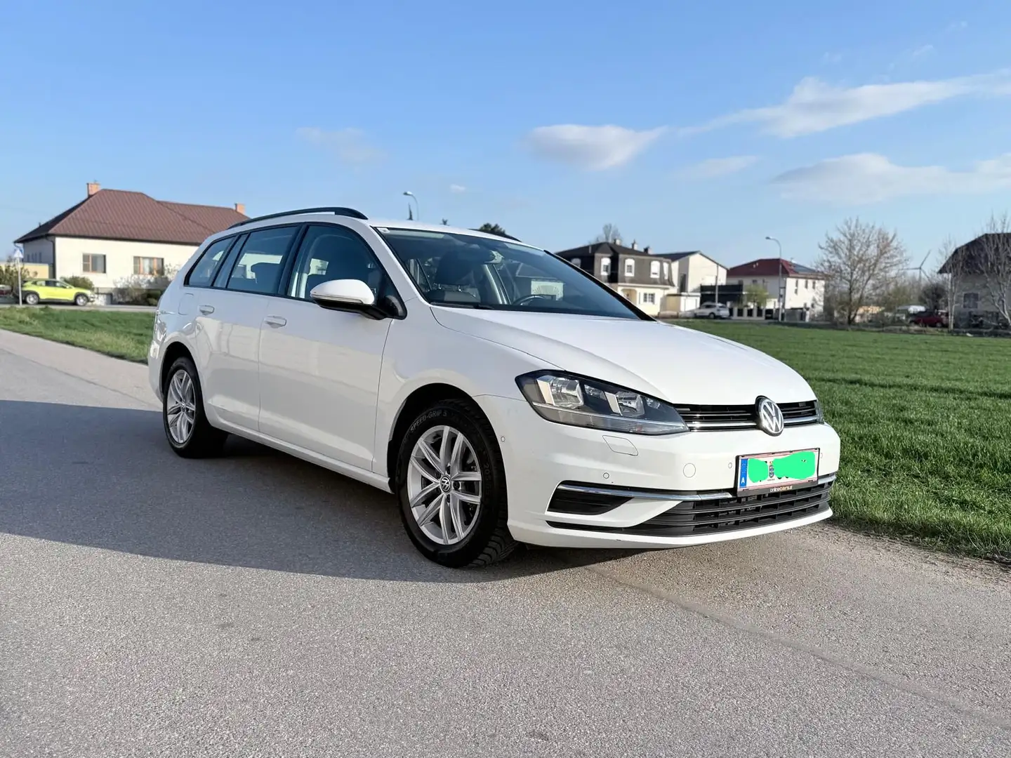 Volkswagen Golf Variant Golf Variant Comfortline 1,6 TDI DSG Comfortline Weiß - 1