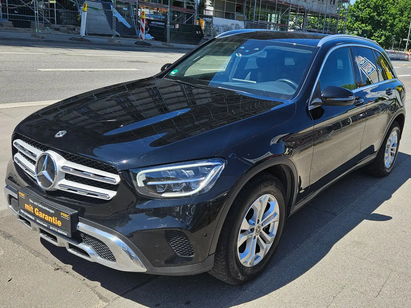 Mercedes-Benz GLC 200 d 4Matic 9G-TRONIC Fekete - 2