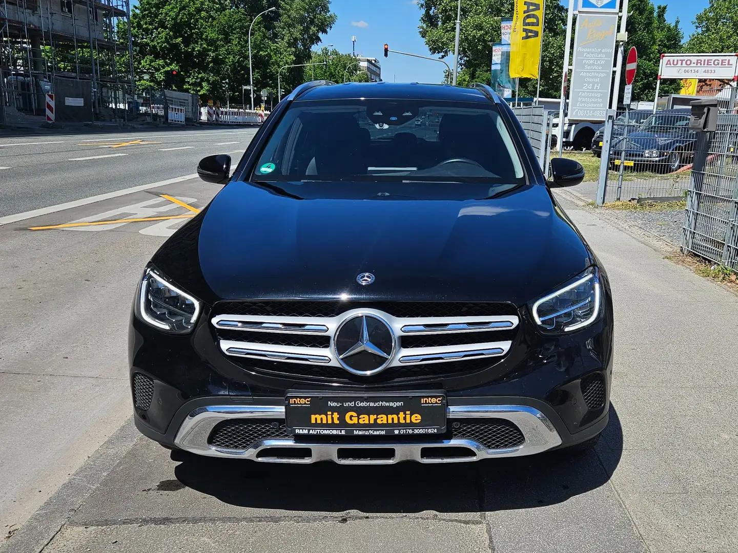 Mercedes-Benz GLC 200 d 4Matic 9G-TRONIC Fekete - 1