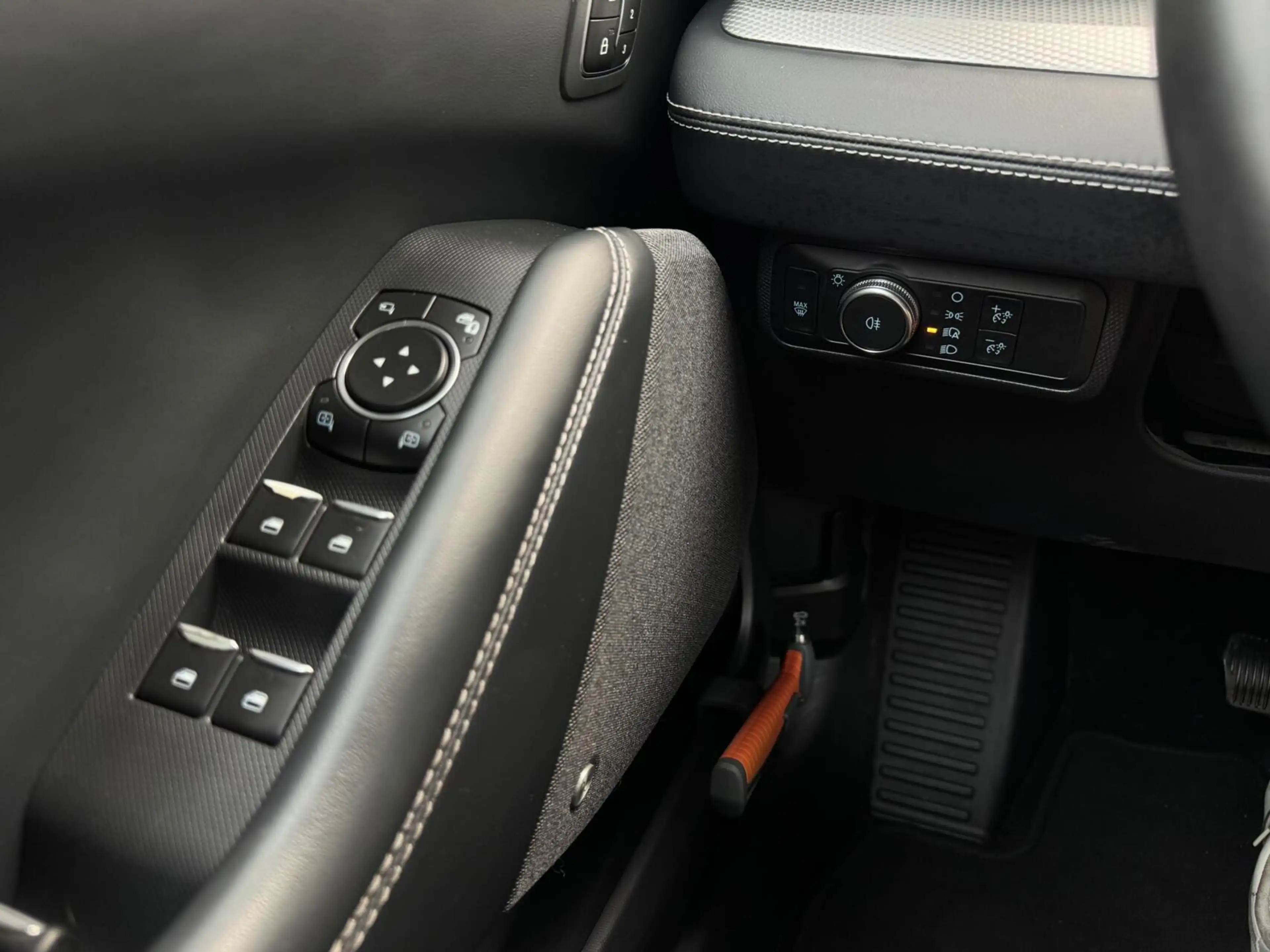 Ford Mustang Mach-E RWD 75 kWh 95% SOH| 360 Camera | Panorama | Leder — photo 27