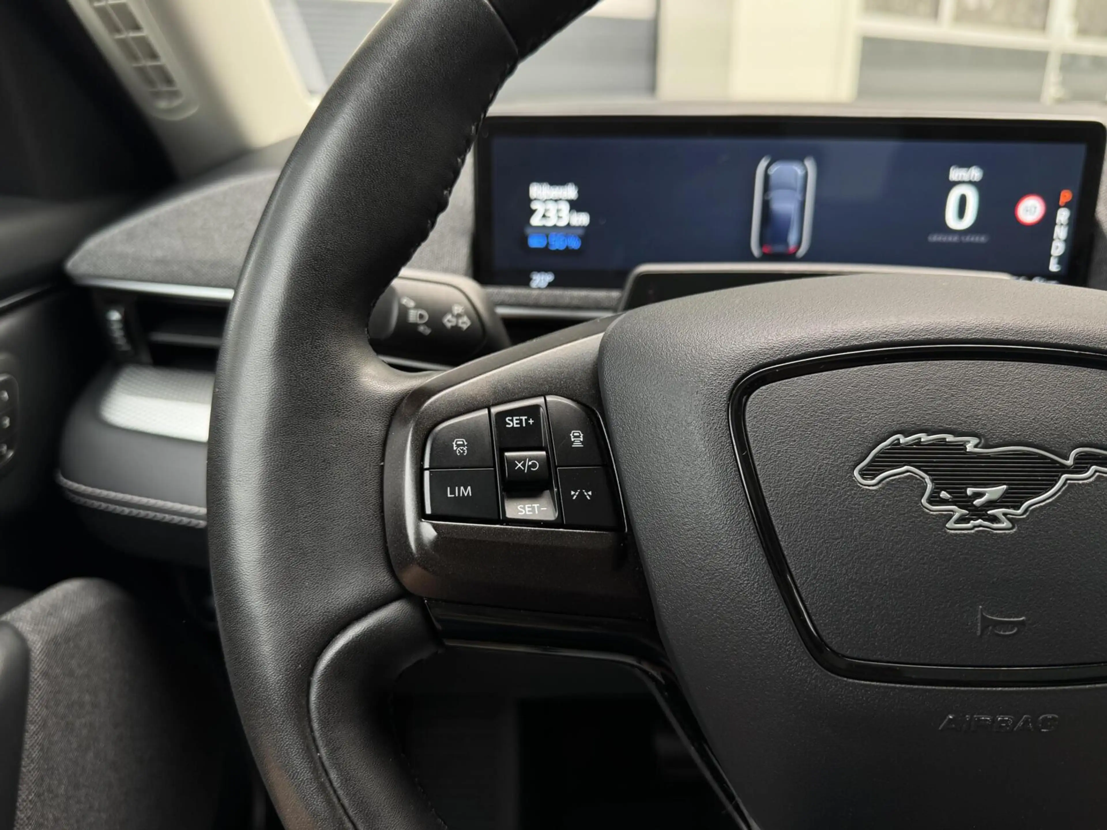 Ford Mustang Mach-E RWD 75 kWh 95% SOH| 360 Camera | Panorama | Leder — photo 12