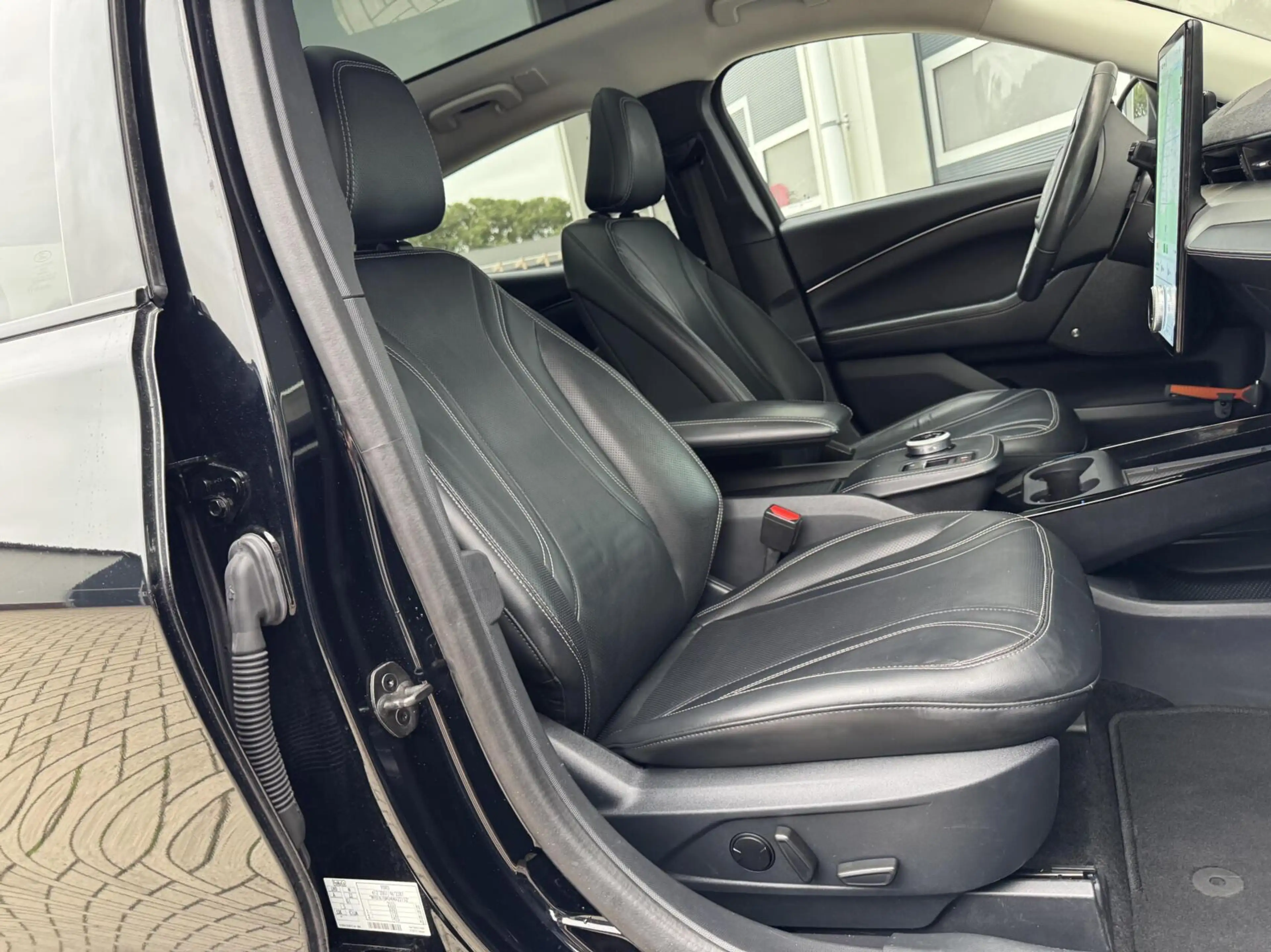 Ford Mustang Mach-E RWD 75 kWh 95% SOH| 360 Camera | Panorama | Leder — photo 26