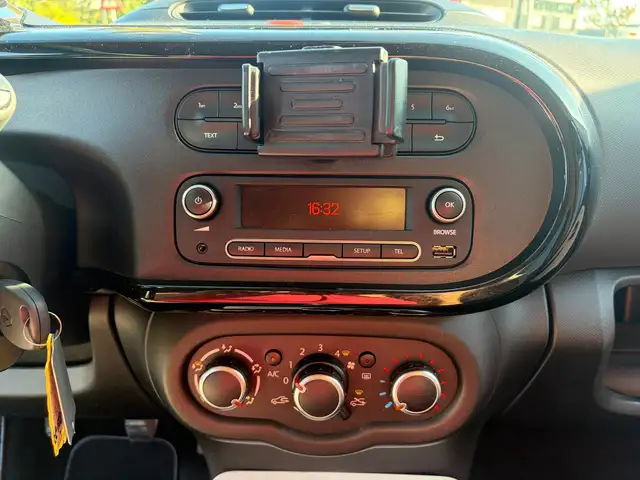 Renault Twingo view 12