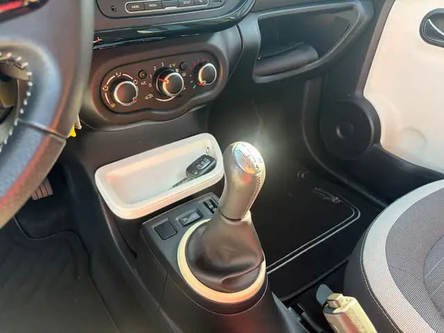 Renault Twingo view 11