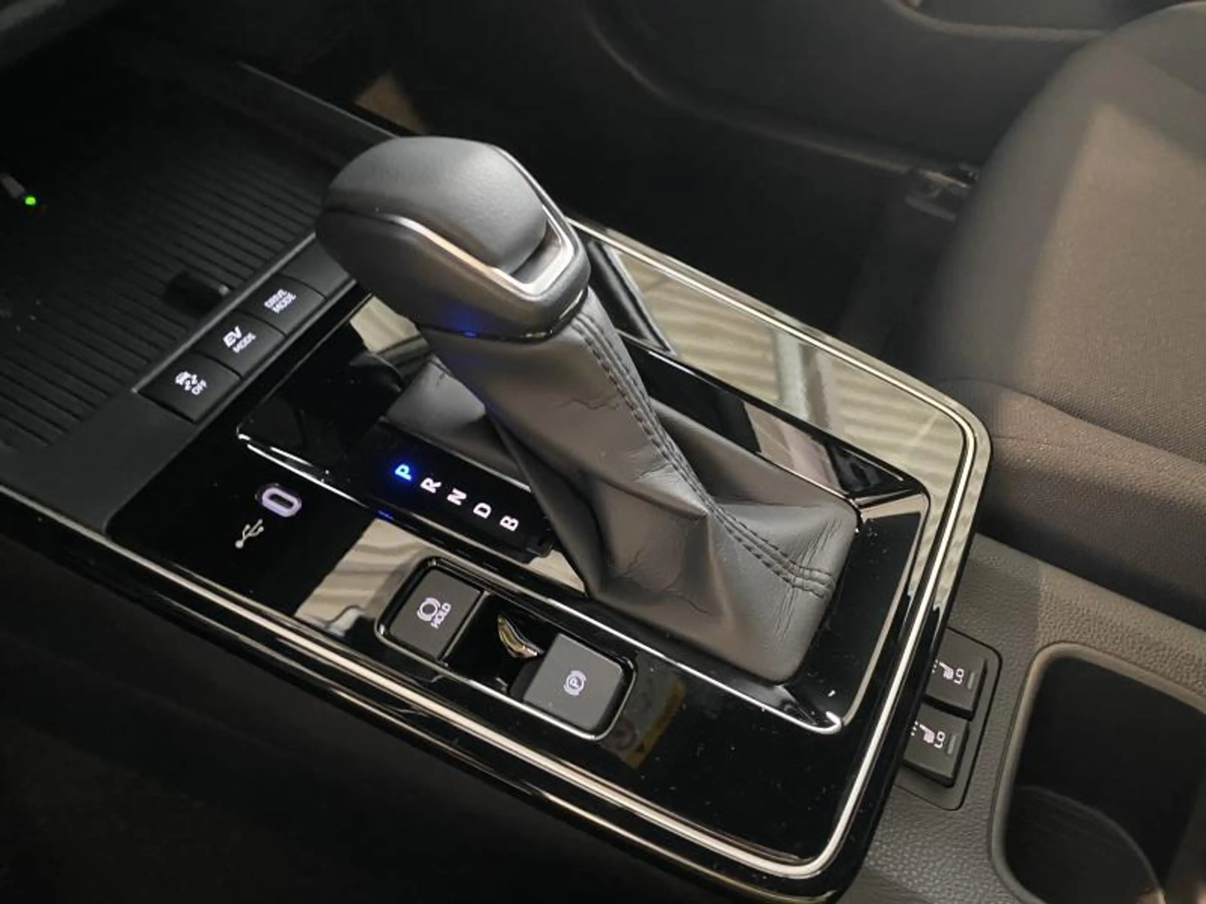 Toyota Corolla Cross Style — photo 15