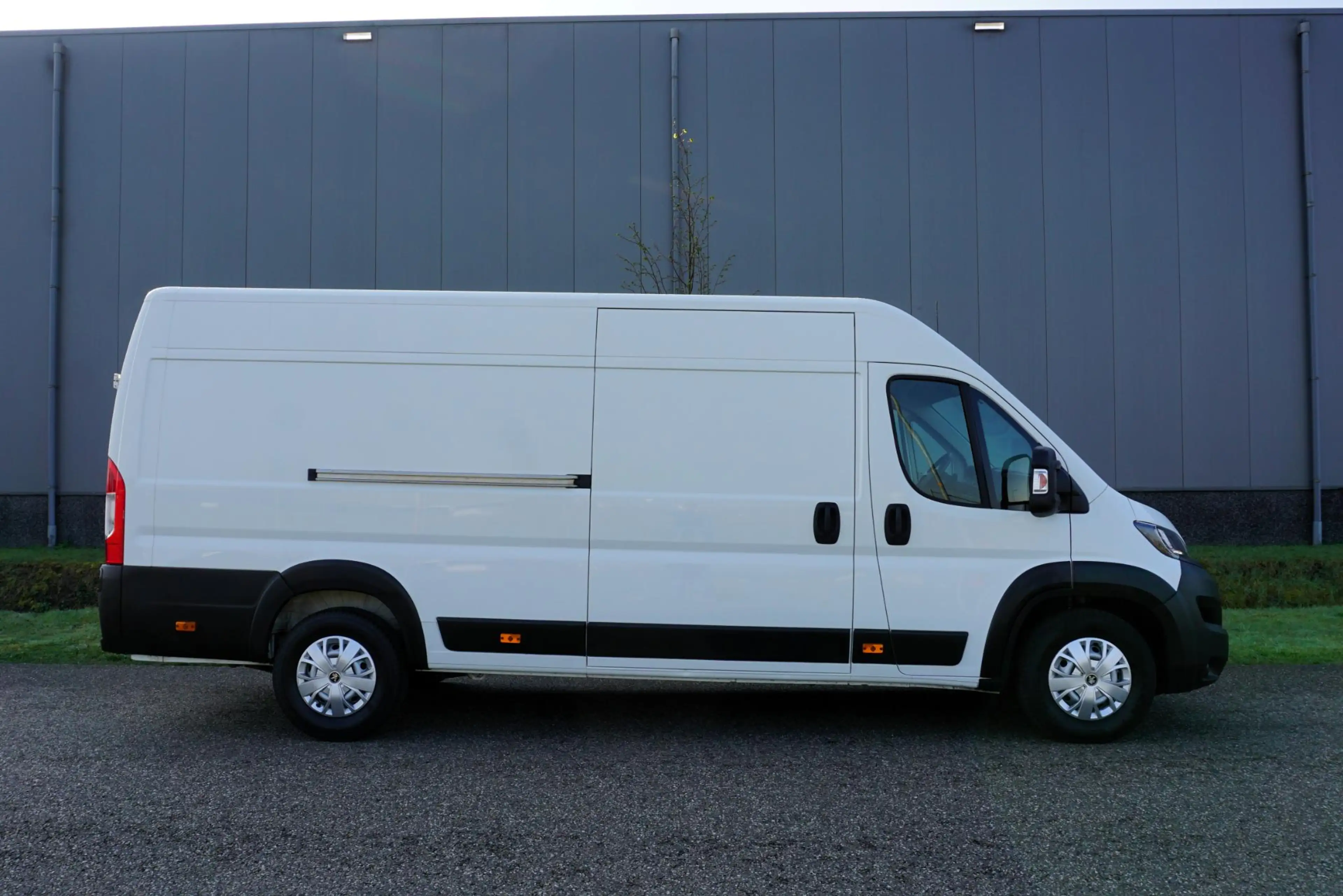 Peugeot Boxer 435 2.2 BlueHDi 165 L4H2 Zwaar Premium in Topstaat — photo 2