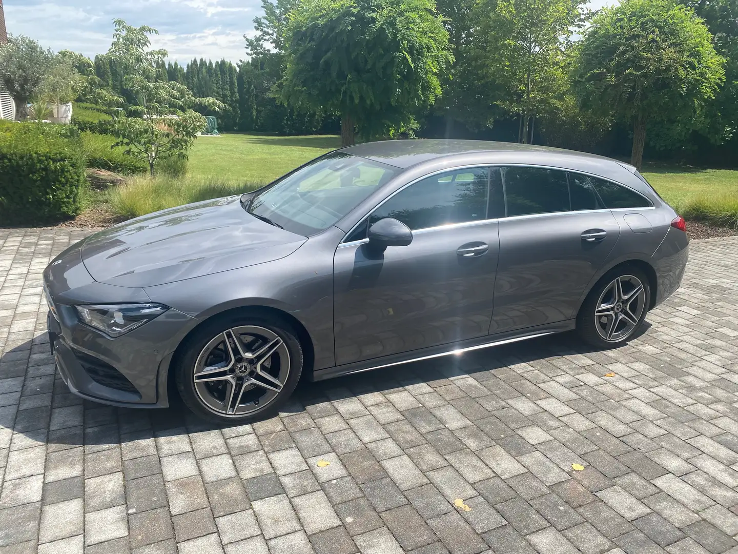 Mercedes-Benz CLA 220 CLA 220 d AMG Line Shooting Brake Aut. Silber - 1