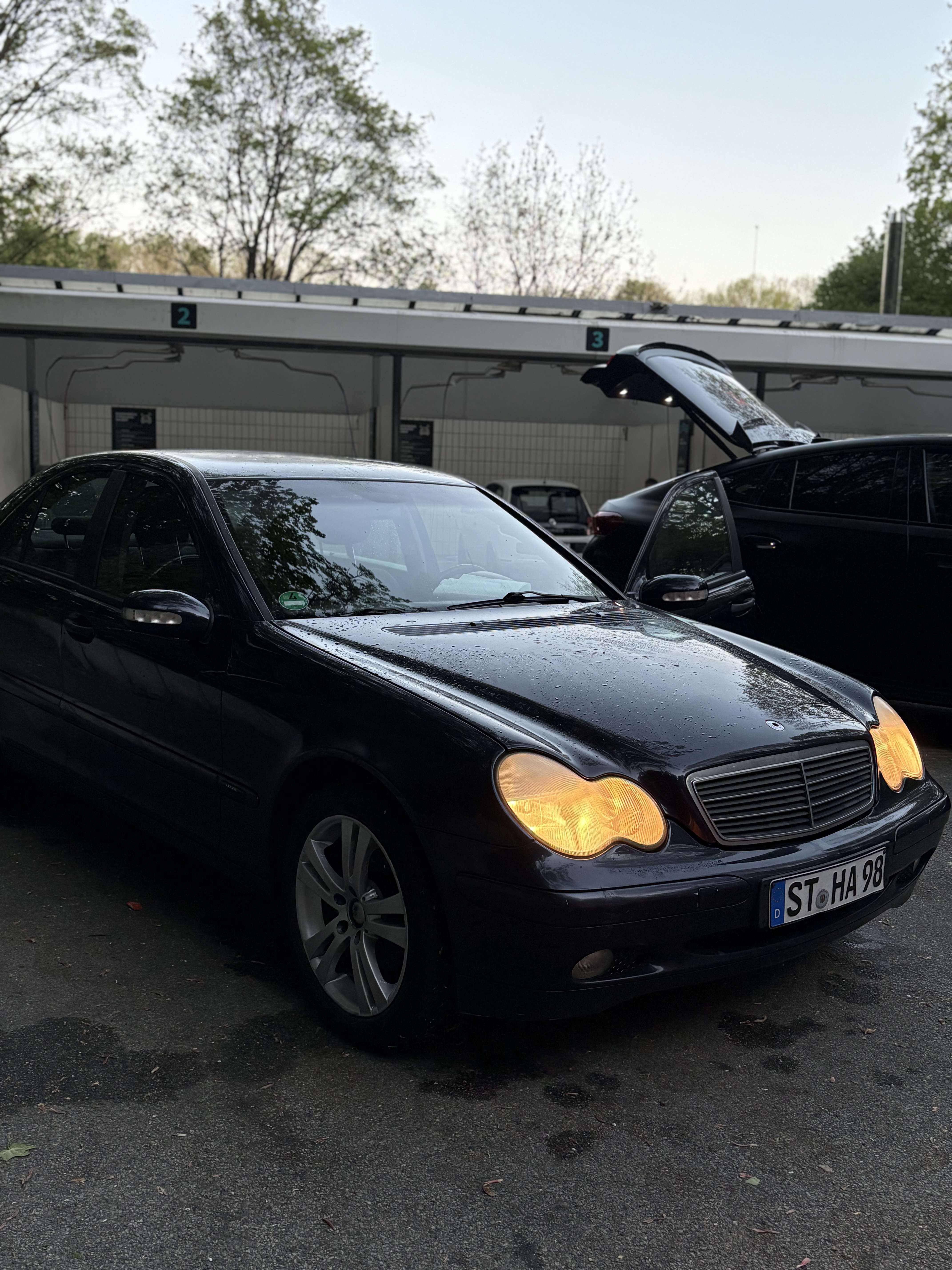 Second hand Mercedes Benz C-Class 