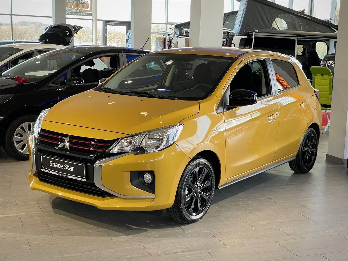 Mitsubishi Space Star SpaceStar 1,2 MIVEC Invite 45 Edition Gelb - 2