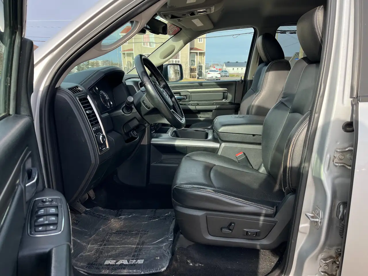 RAM 1500 снимка RAM 1500