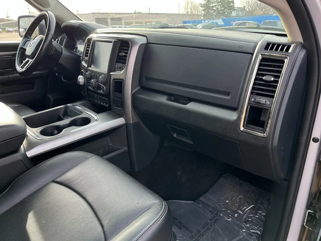 RAM 1500 снимка RAM 1500