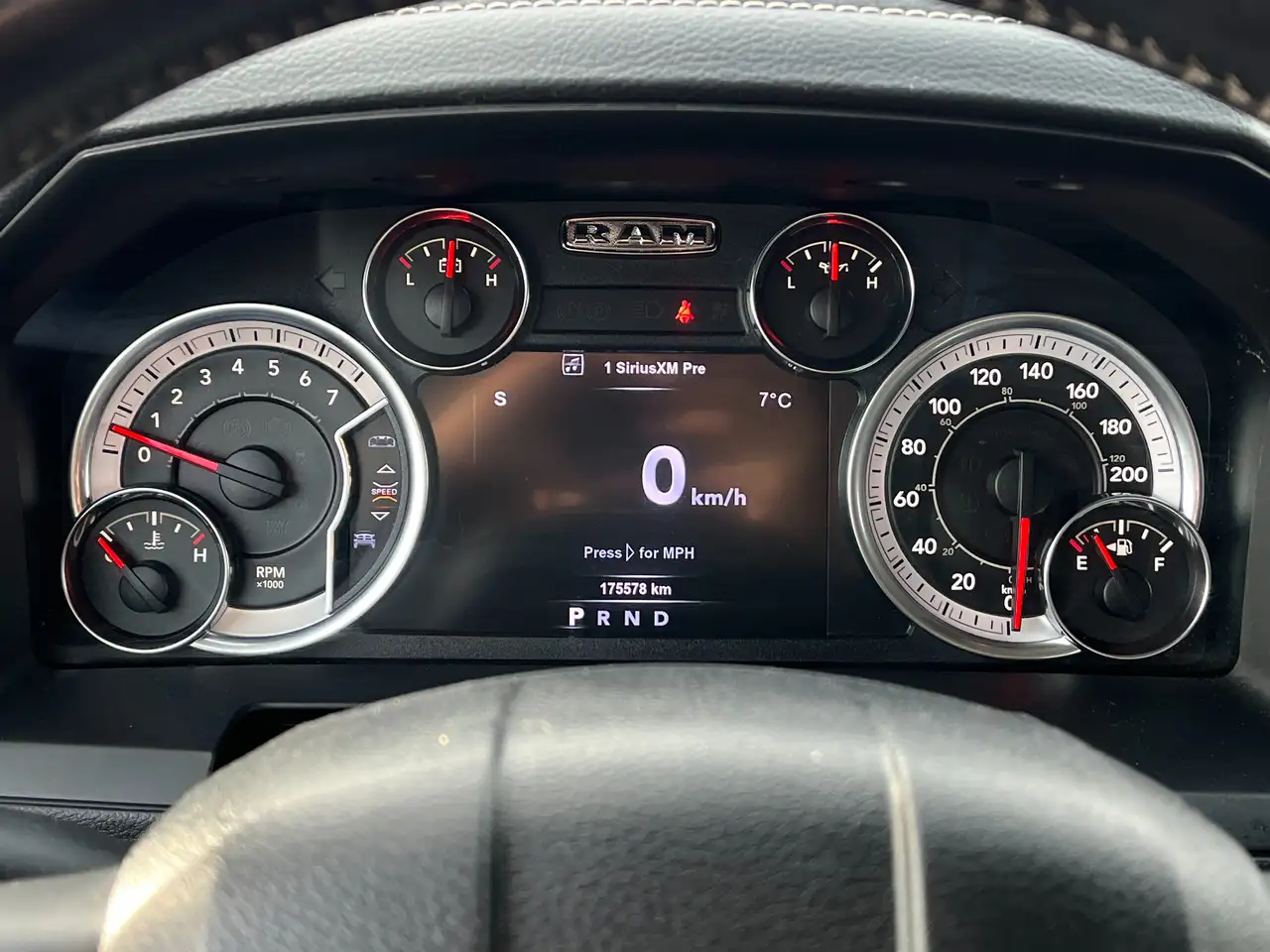 RAM 1500 снимка RAM 1500