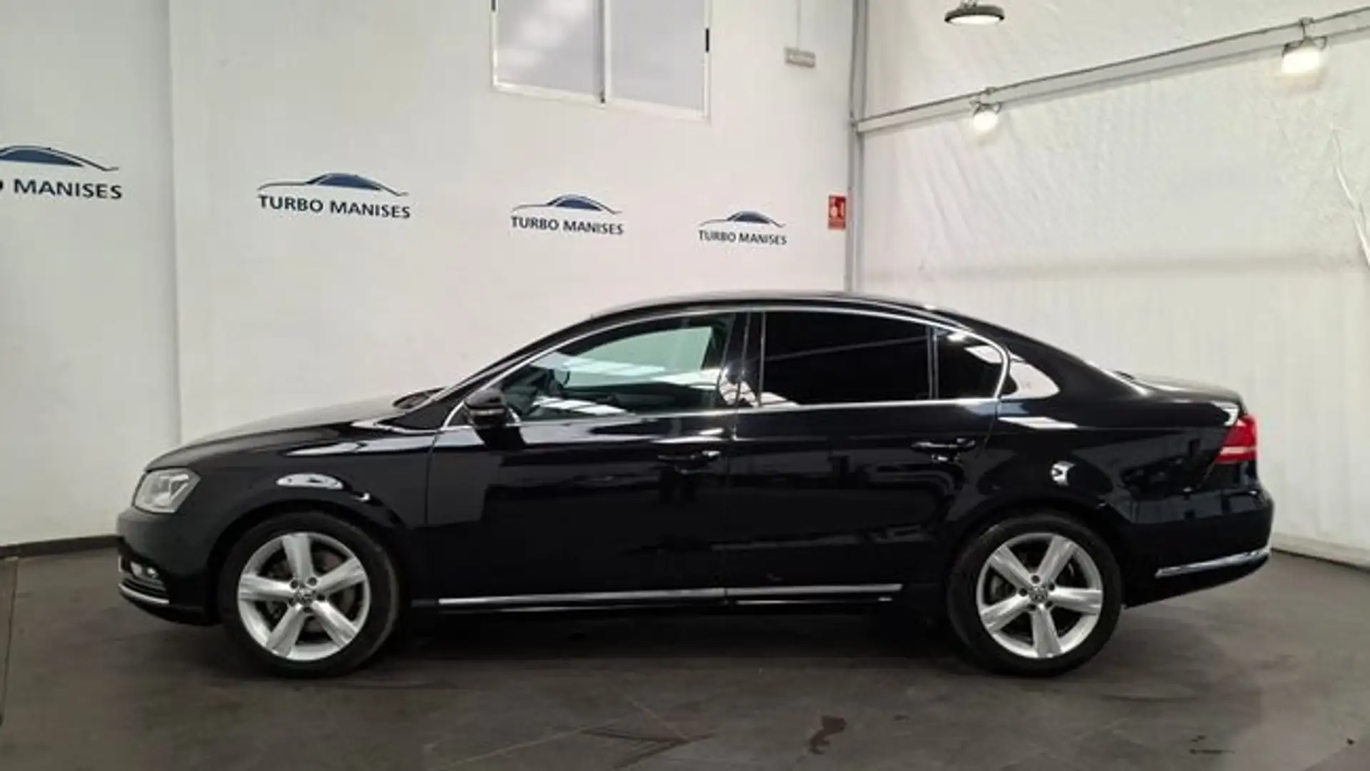 Volkswagen Passat Variant 2.0TDI Exclusive BMT DSG Negro - 2