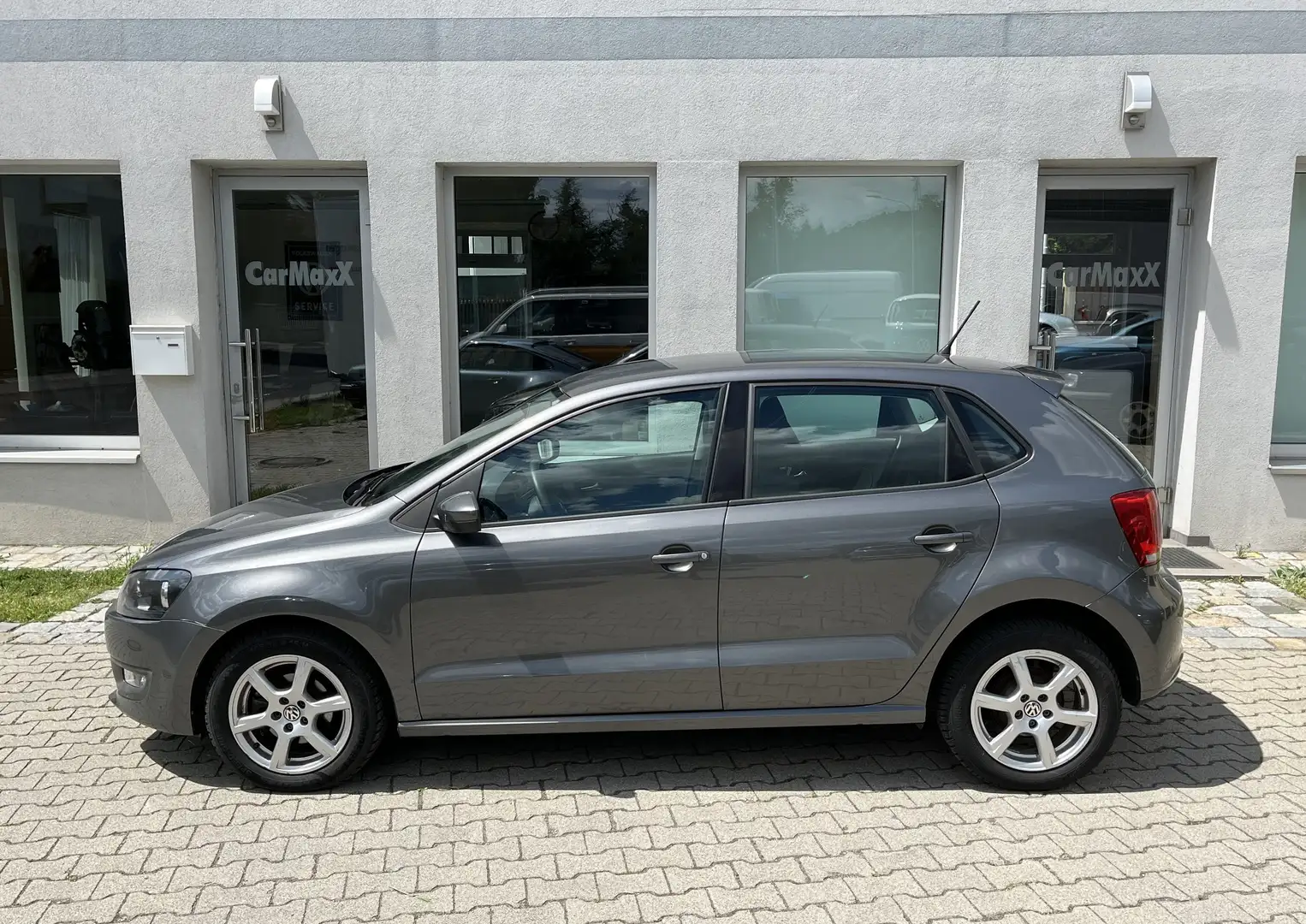 Volkswagen Polo V 1.2, Klimaanlage, Servicegepflegt, Erstbesitz Grigio - 2