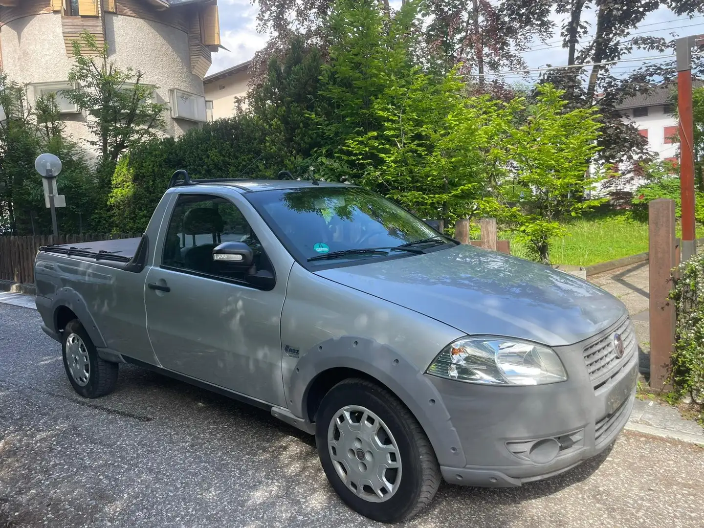 Fiat Strada 1.3 MULTIJET 95CV EURO5 WORKING Gris - 1