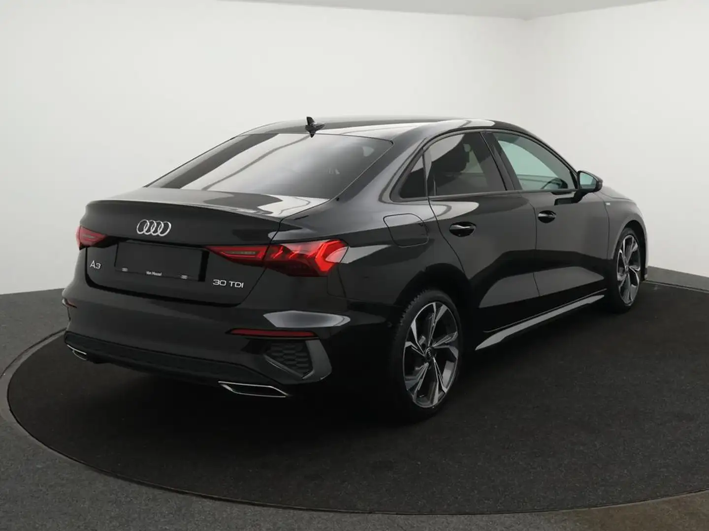 Audi A3 Sedan Audi A3 Sedan S-LINE 30TDI 116PK *AUTOMAAT*LEDER*SFEERVERLICHTING PLUS*FULL LED*NAVI*DIGITAL DASHBOARD*... Negro - 2