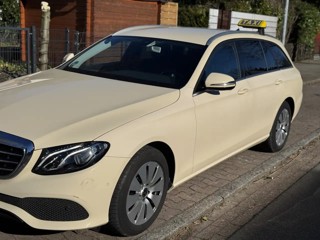 Mercedes-Benz E 220