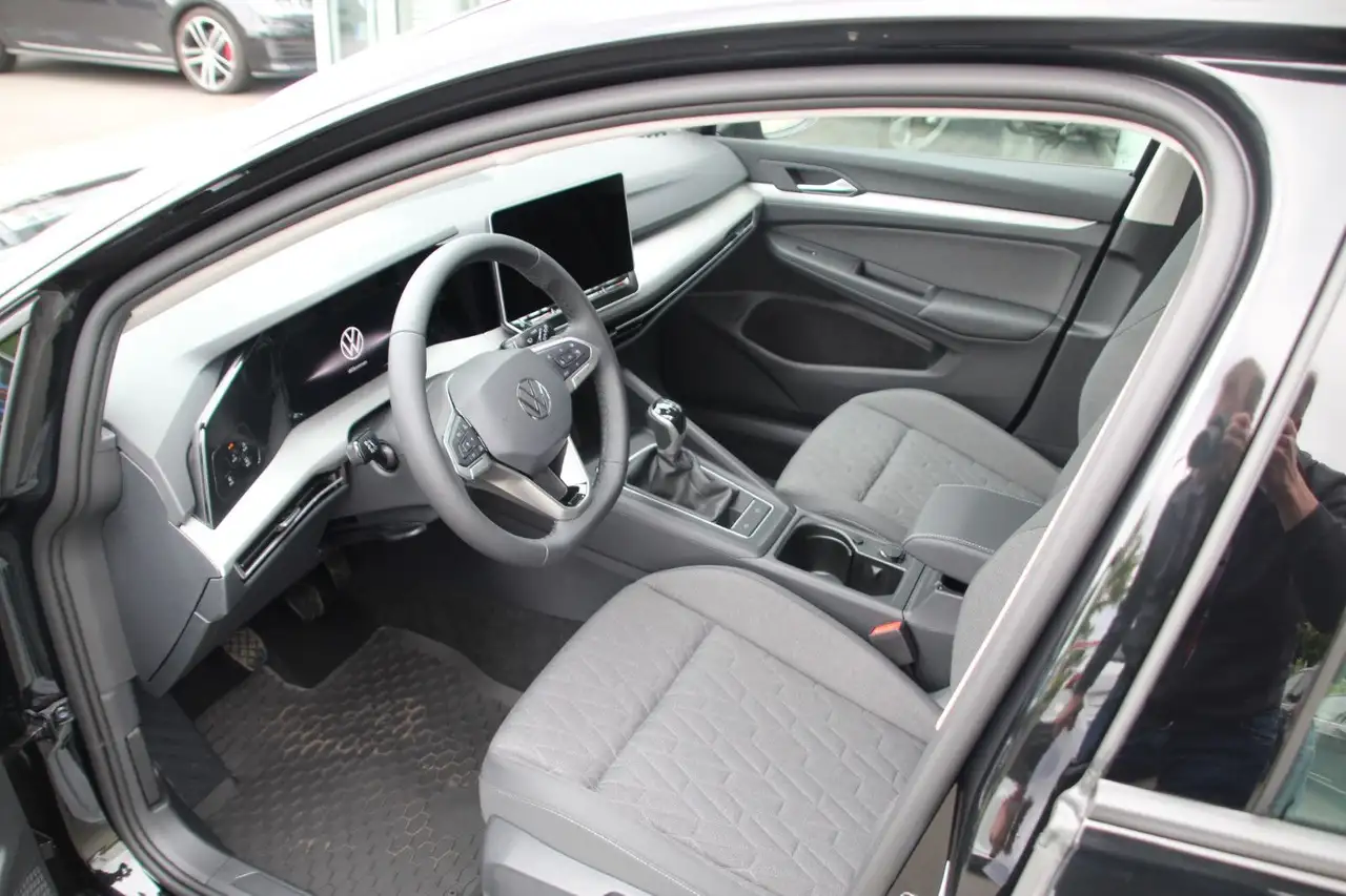 Volkswagen Golf VIII Life 1.5 TSI Shz+App+Notrad+Kamera+ACC 10