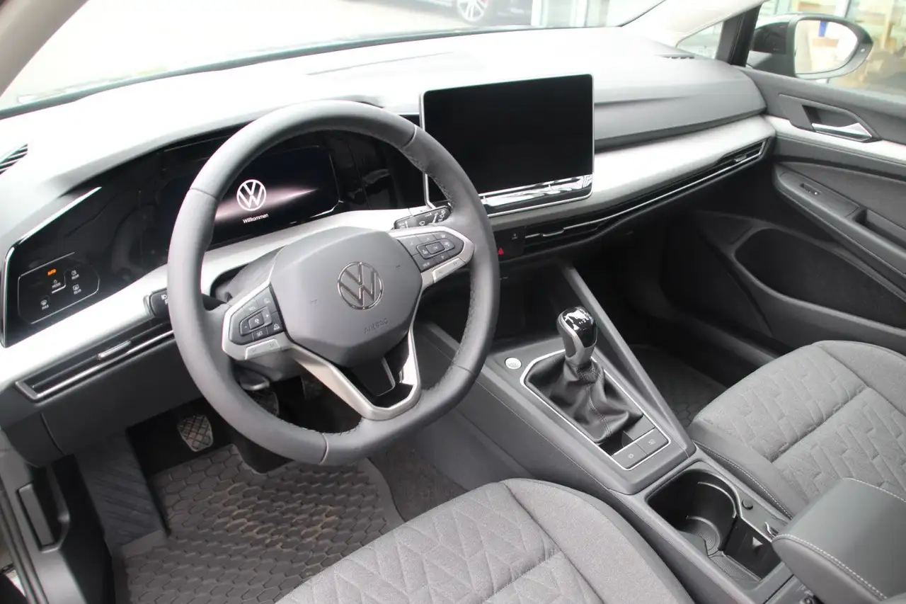Volkswagen Golf VIII Life 1.5 TSI Shz+App+Notrad+Kamera+ACC 12