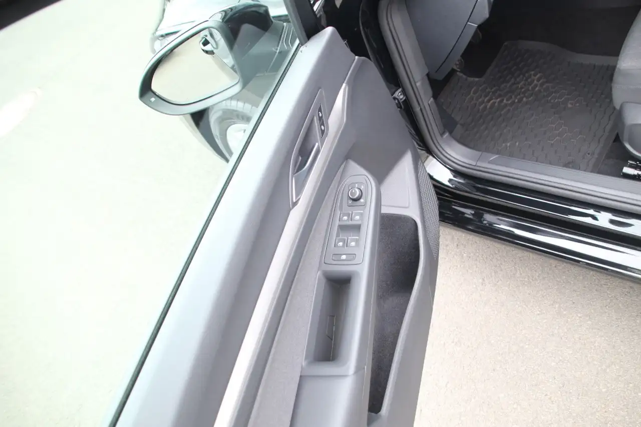 Volkswagen Golf VIII Life 1.5 TSI Shz+App+Notrad+Kamera+ACC 11
