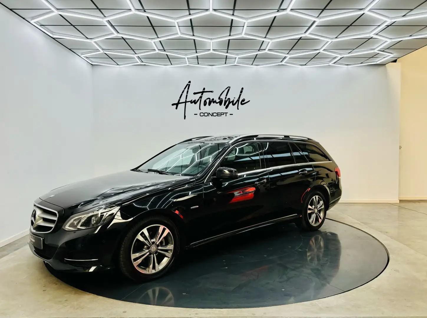Mercedes-Benz E 220 ✅1AM GARANTIE✅E-EDITION✅REMORQUE✅PANO✅EU Noir - 1