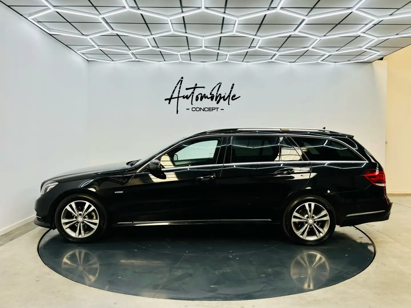 Mercedes-Benz E 220 ✅1AM GARANTIE✅E-EDITION✅REMORQUE✅PANO✅EU Noir - 2