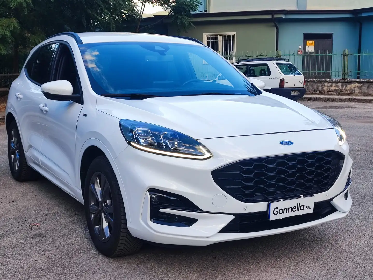 Ford Kuga 1.5 ecoblue ST-Line X 2wd 120cv auto Bianco - 2