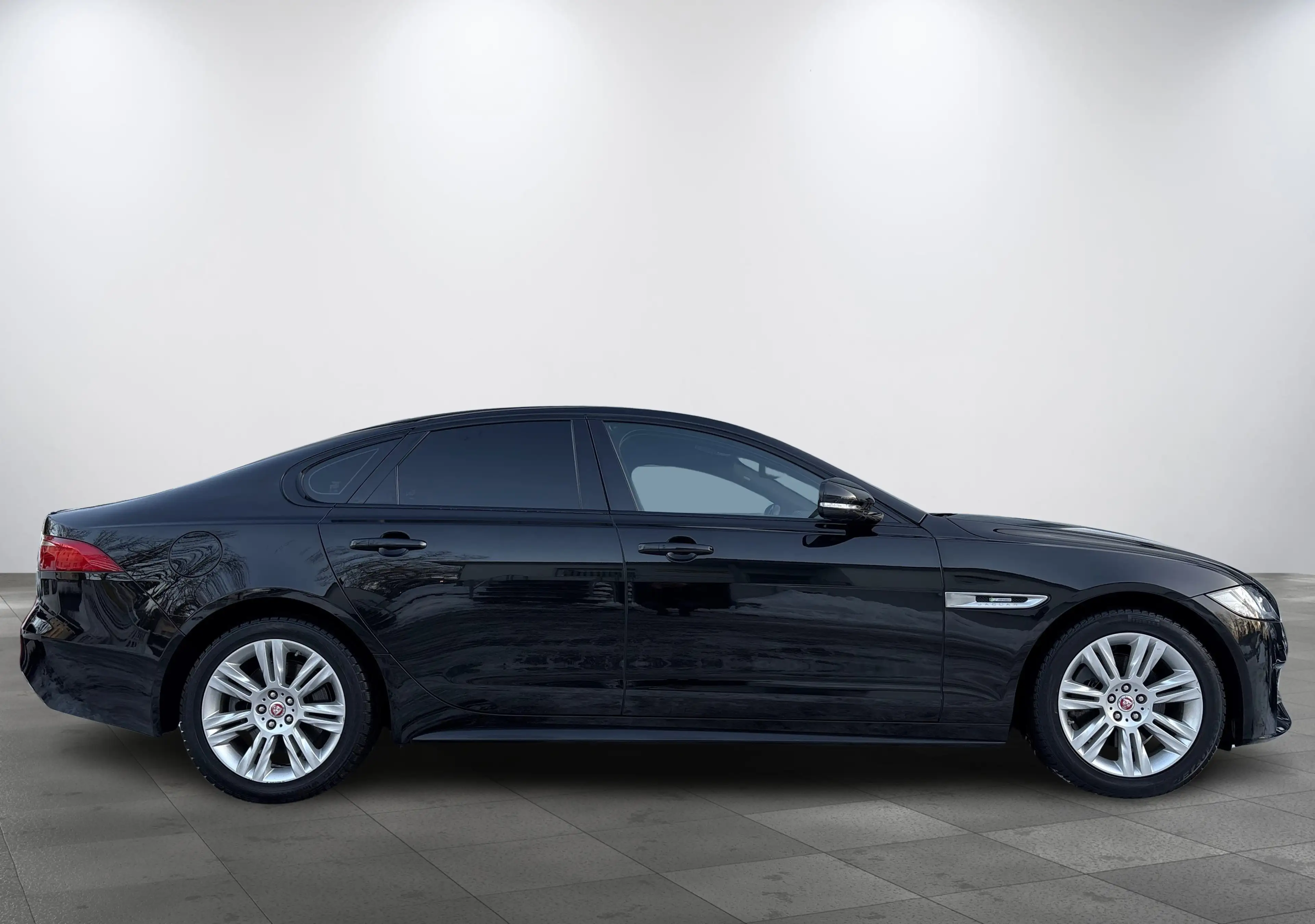 Jaguar XF R-Sport AWD 18"Alu Sound ACC Totwinkel Pano Kamera — photo 4