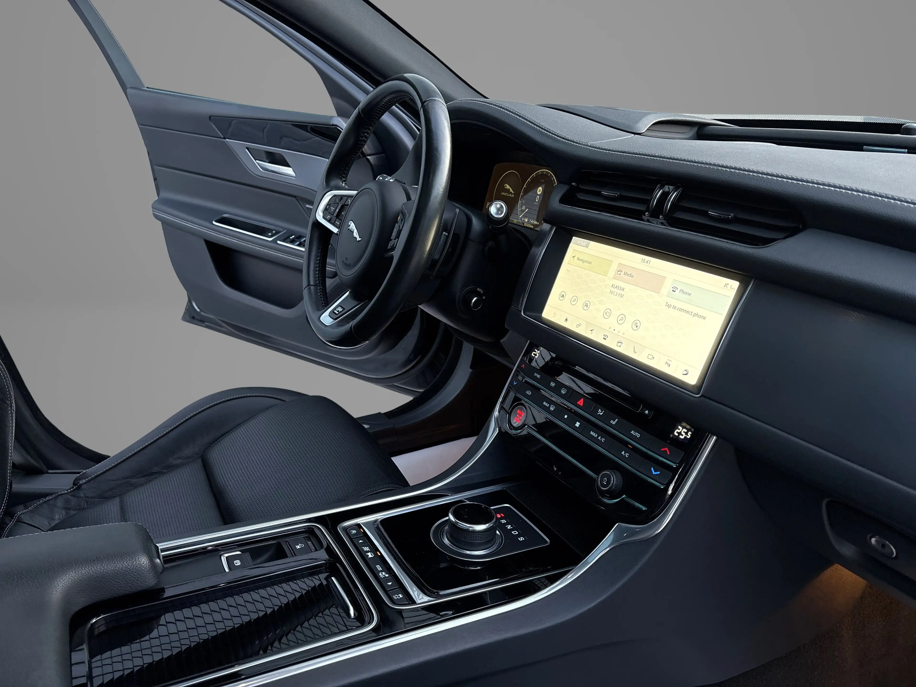 Jaguar XF R-Sport AWD 18"Alu Sound ACC Totwinkel Pano Kamera — photo 10