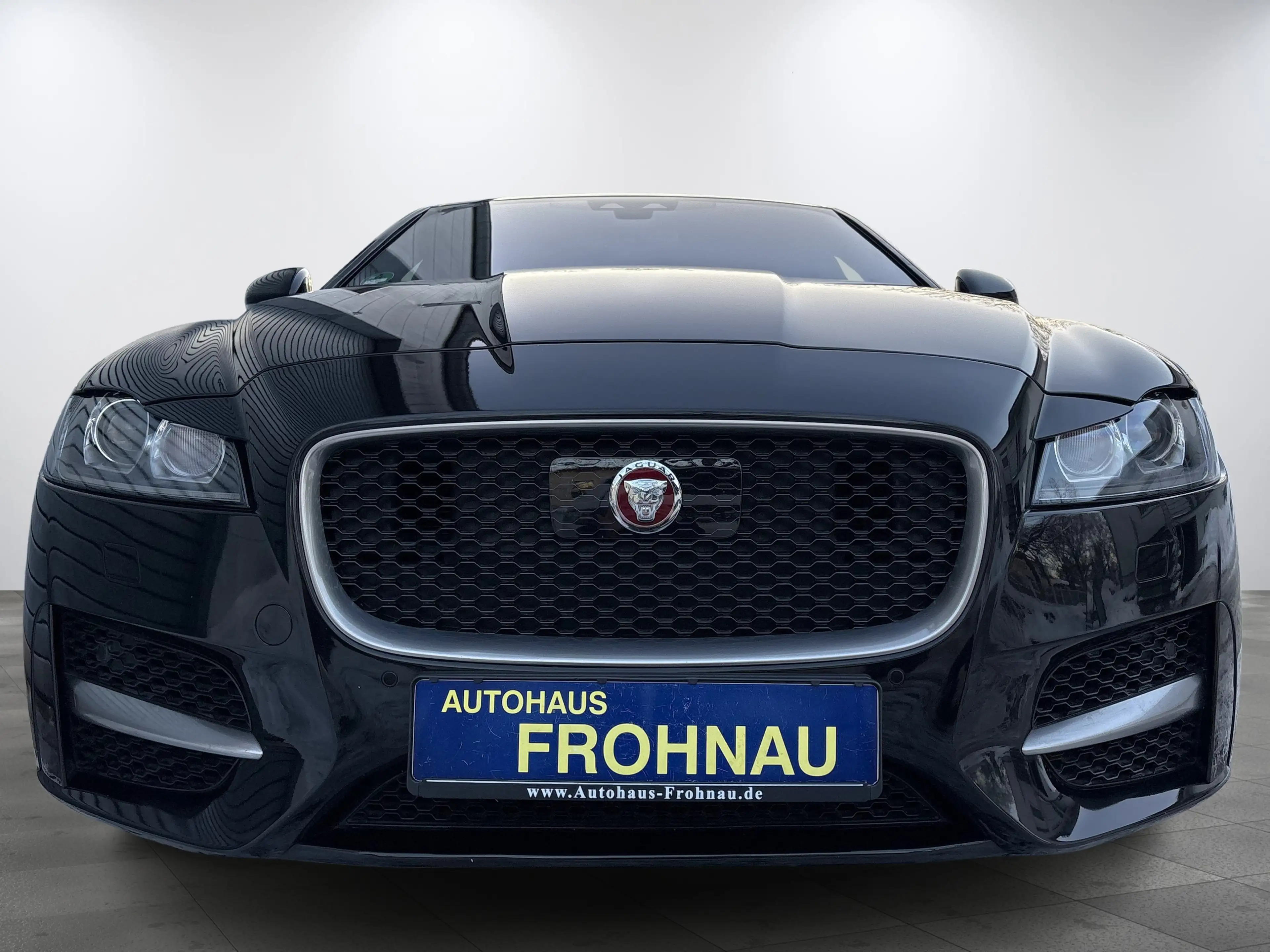 Jaguar XF R-Sport AWD 18"Alu Sound ACC Totwinkel Pano Kamera — photo 2