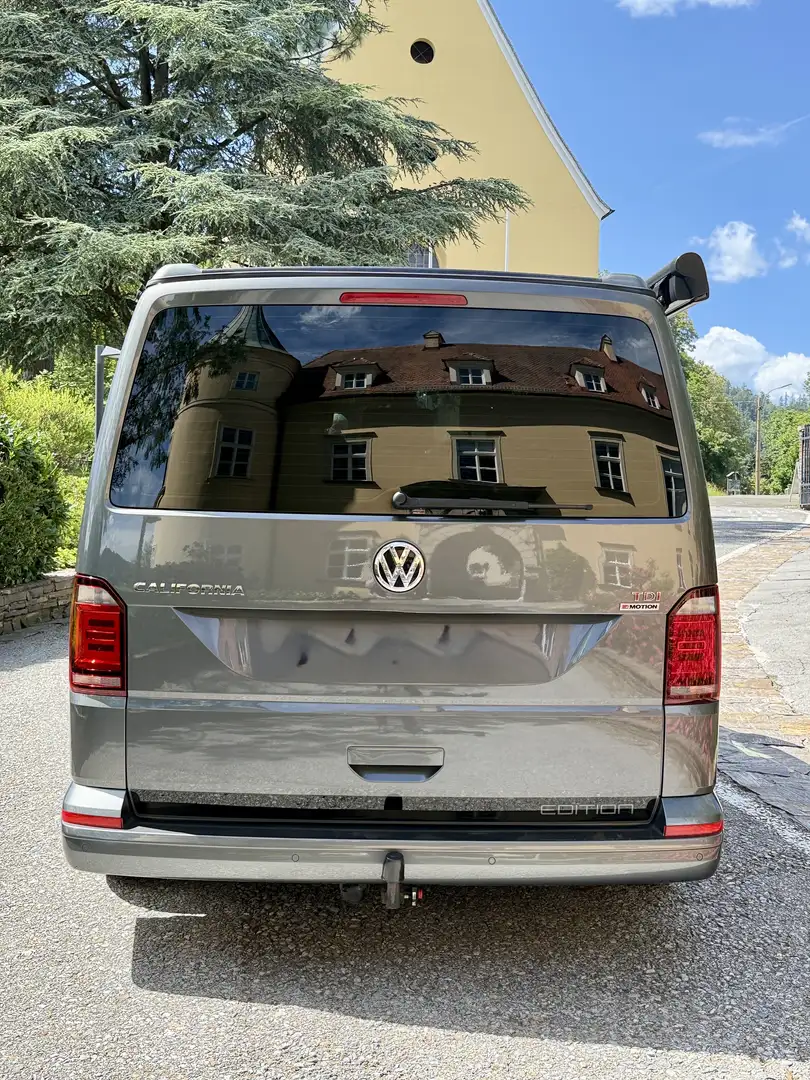 Volkswagen T6 California Beach Edition 2,0 TDI 4Motion BMT DSG Grau - 2