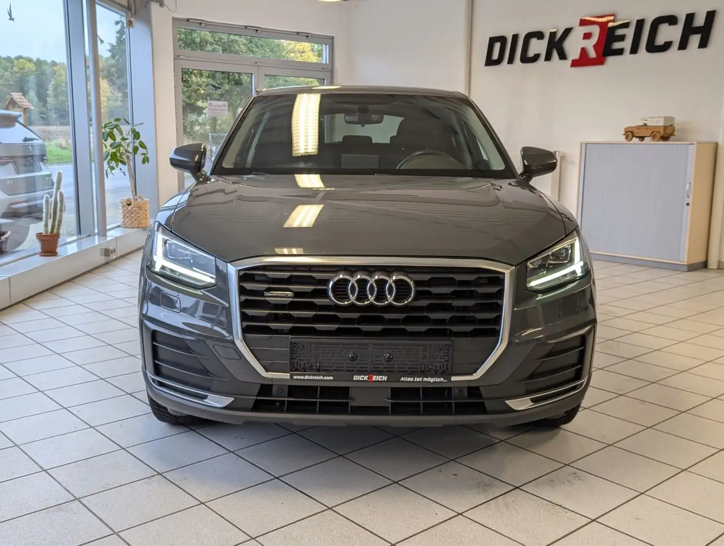 Audi Q2 2.0 TSI DSG quattro LED MMI-Navi Drive Select Grigio - 2