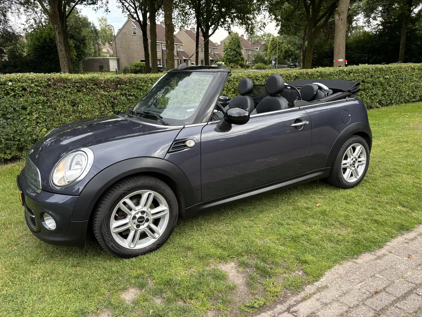 MINI Cooper Cabrio 1.6 Grijs - 1