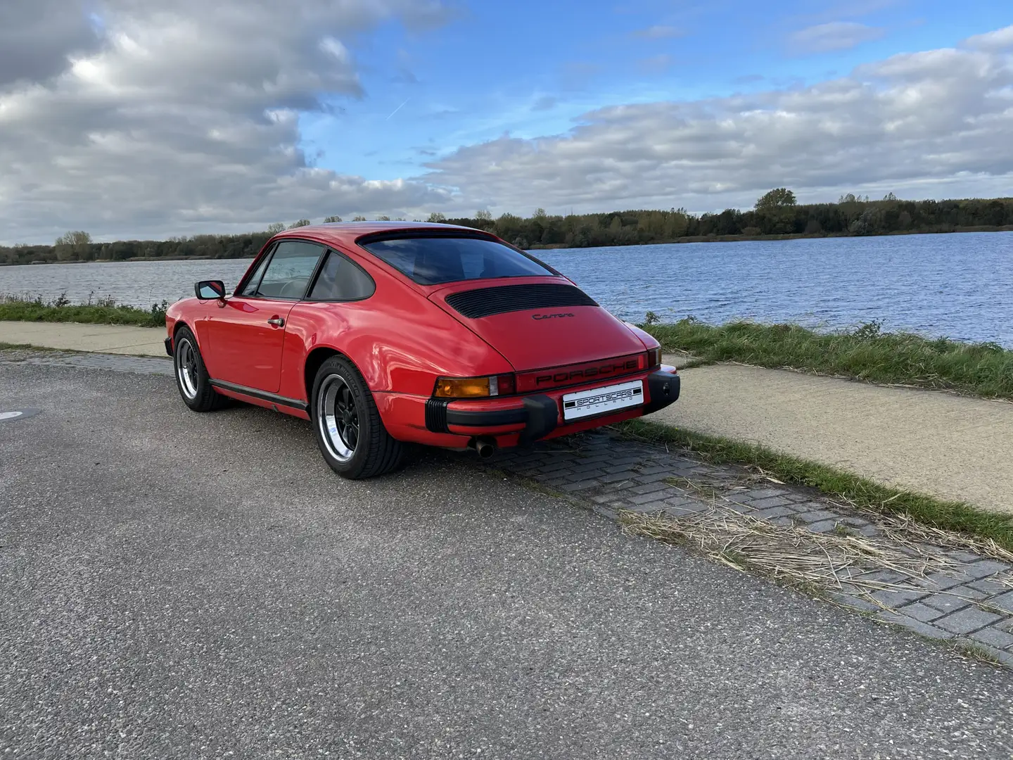 Porsche 911 carrera coupe Rood - 2
