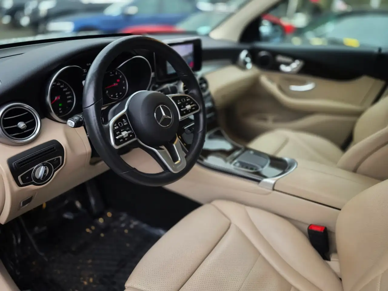 Mercedes-Benz GLC снимка Mercedes-Benz GLC