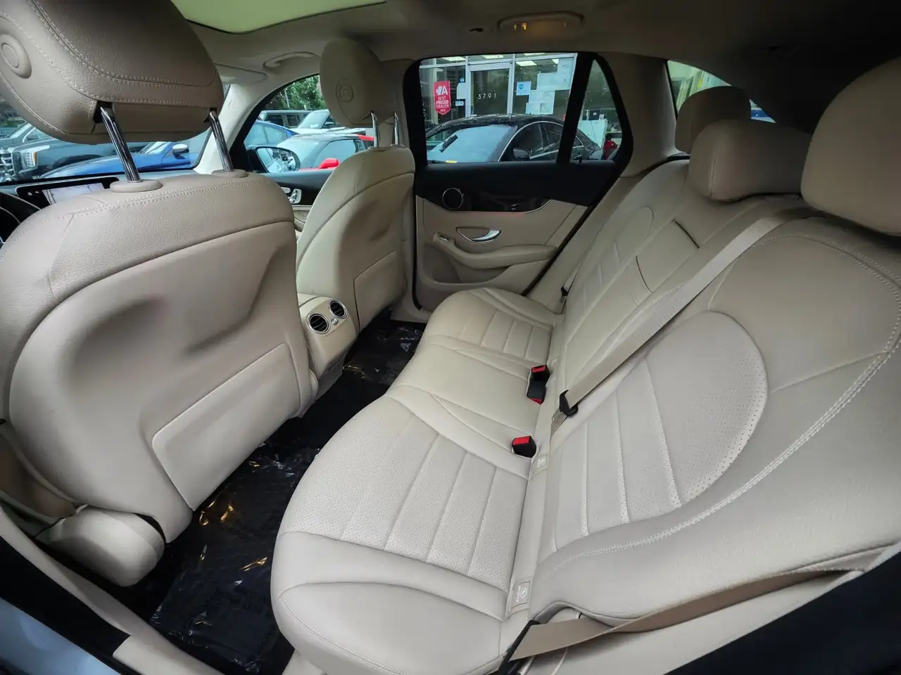 Mercedes-Benz GLC снимка Mercedes-Benz GLC