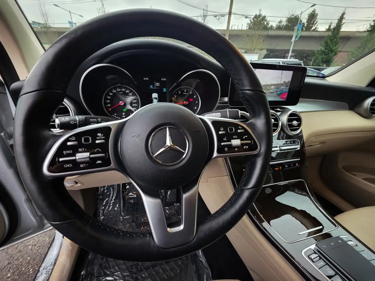 Mercedes-Benz GLC снимка Mercedes-Benz GLC