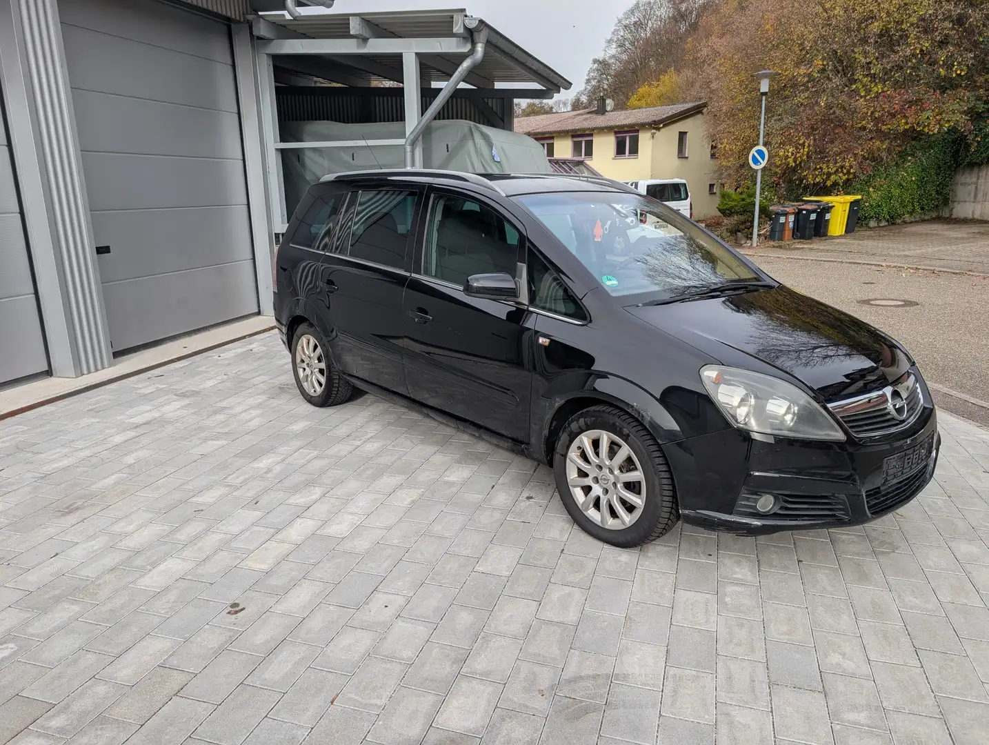 Opel Zafira Edition Schwarz - 2