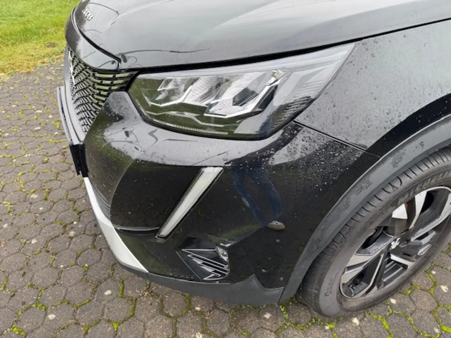 Peugeot 2008 Allure Pack PT100 Schwarz - 1