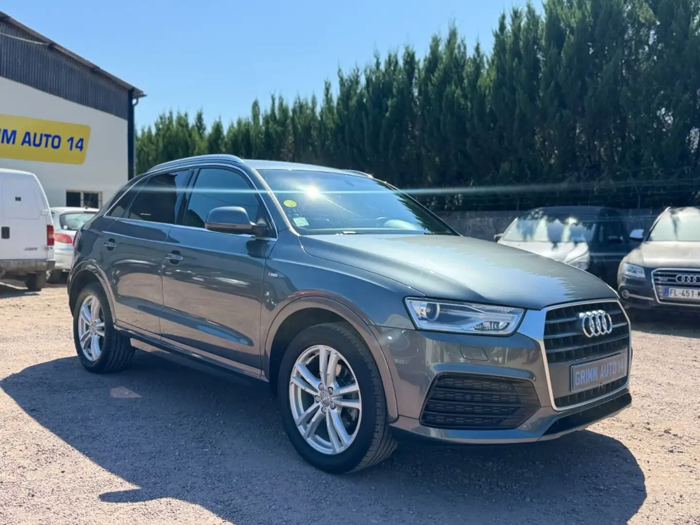 Audi Q3 2.0 tdi 150cv S Line S-tronic Bleu - 1