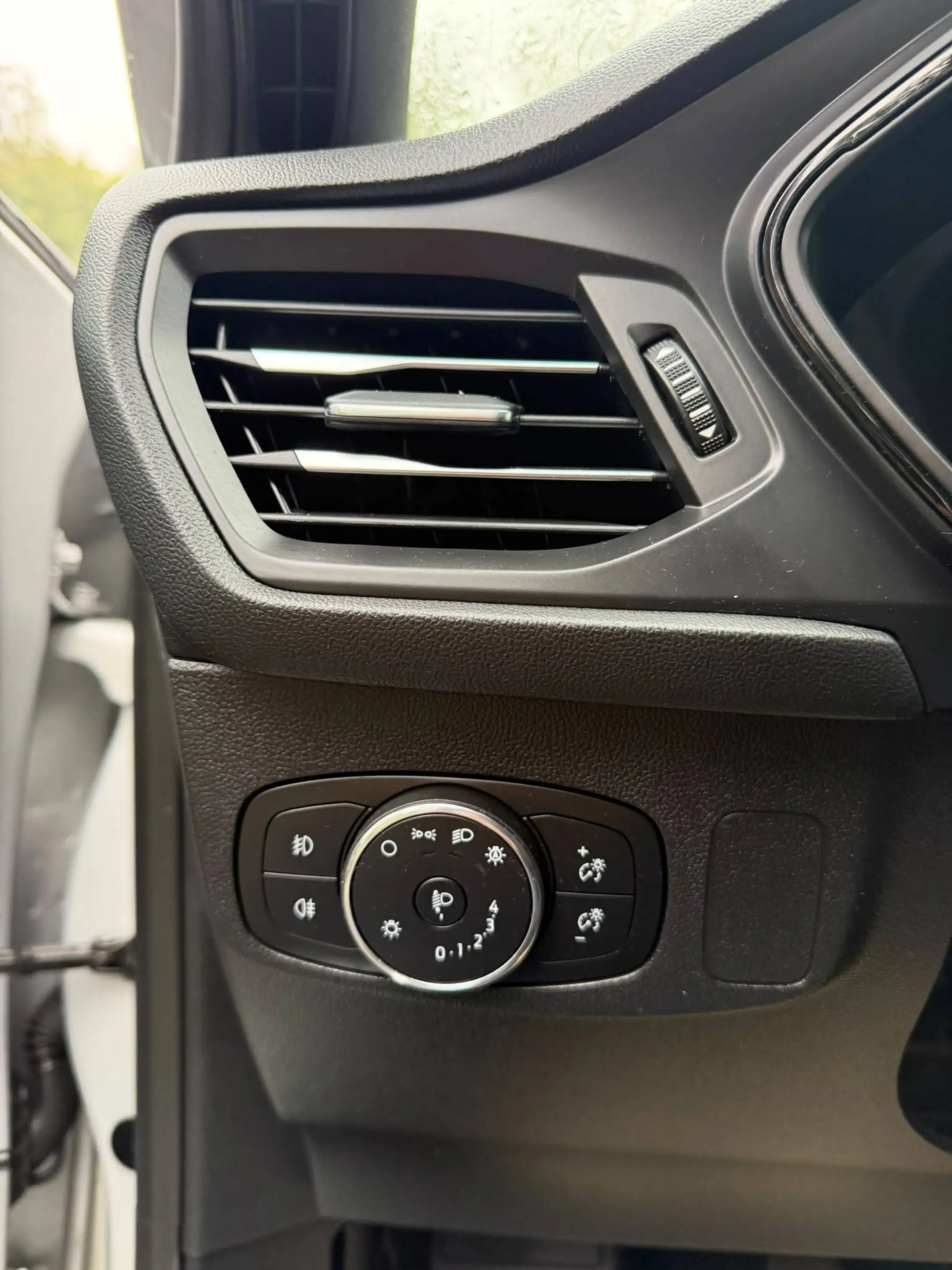 Ford Focus ST-Line — photo 15