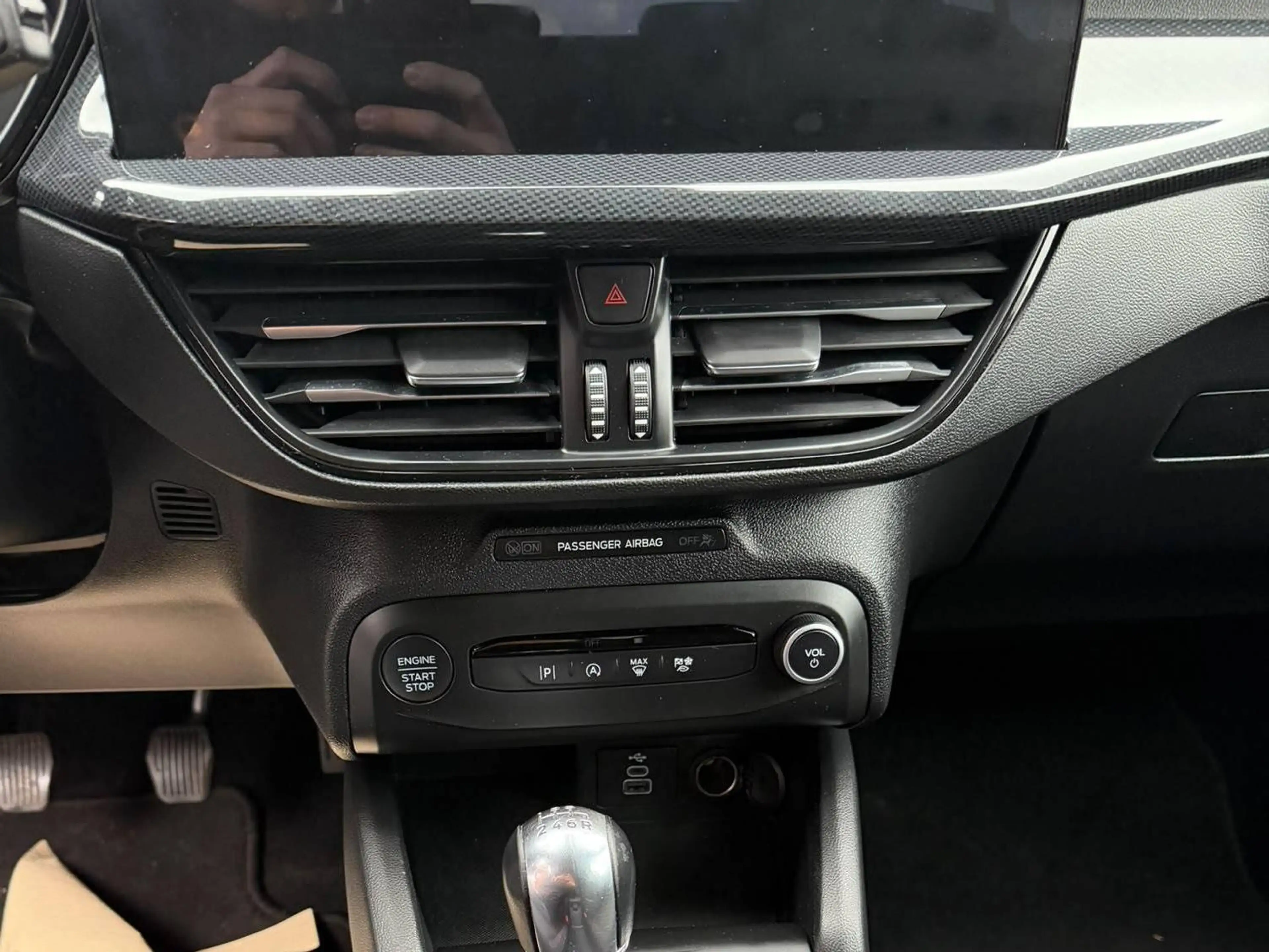 Ford Focus ST-Line — photo 10