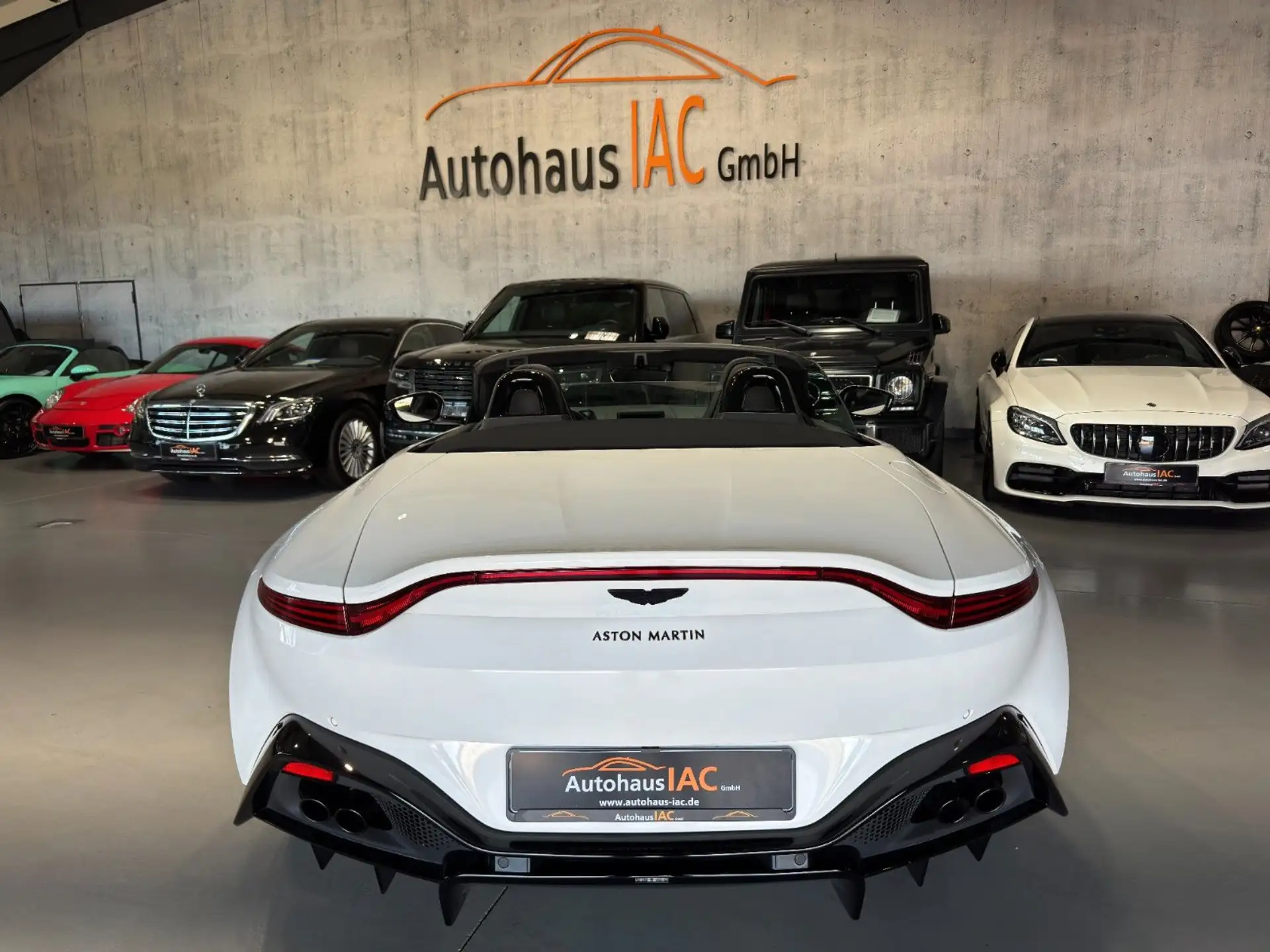 애스턴마틴 V8 Coupe 2021 흰색 사진 4