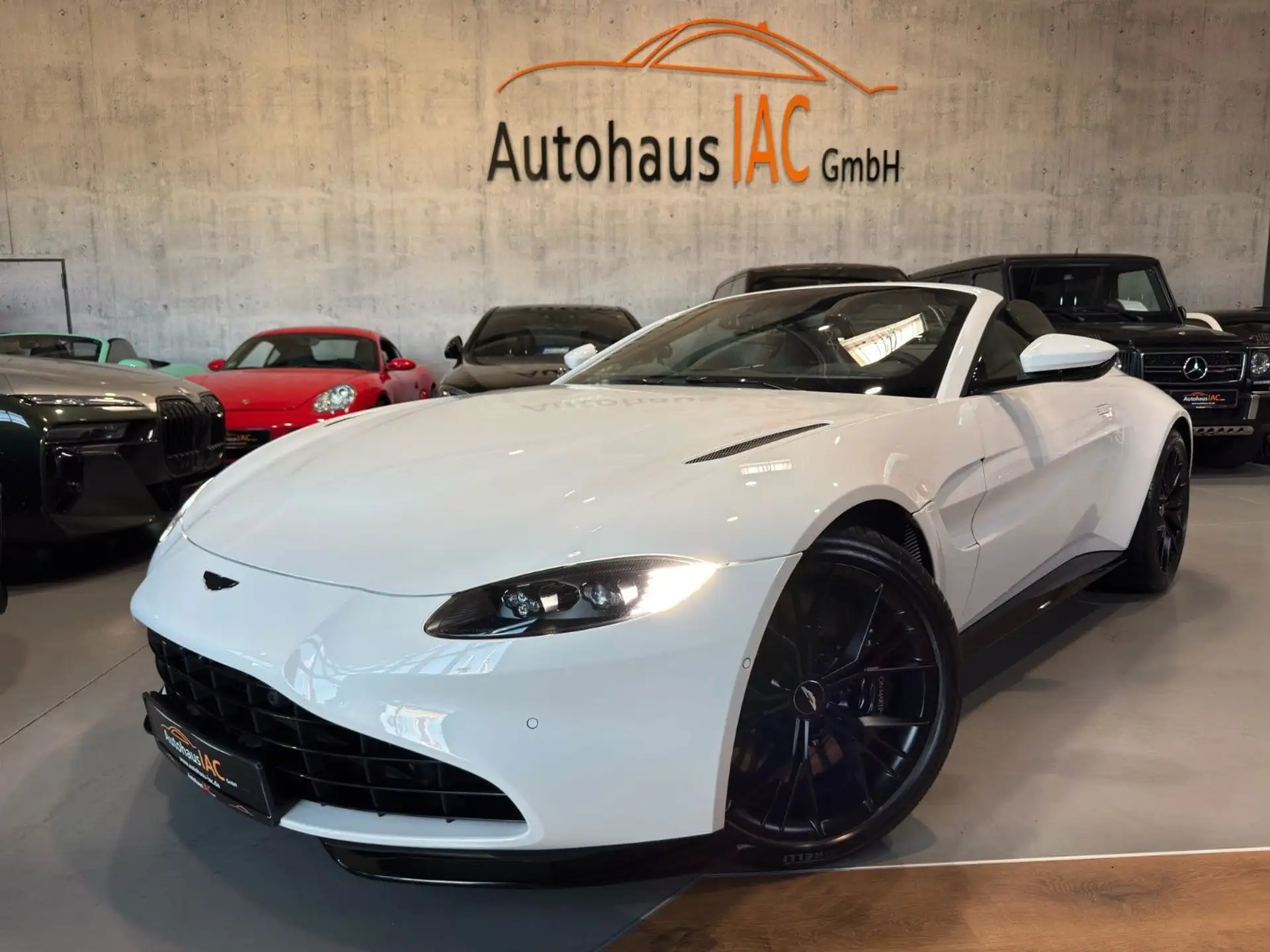 애스턴마틴 V8 Coupe 2021 흰색 사진 1
