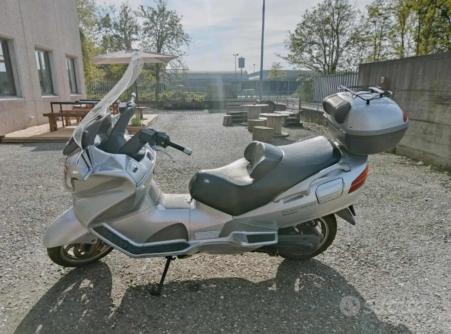 Suzuki Burgman 650 Executive ABS Argento - 2