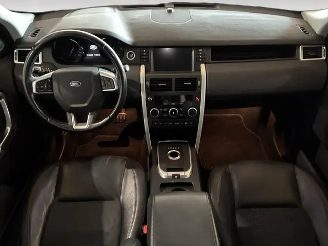 Land Rover Discovery Sport view 5
